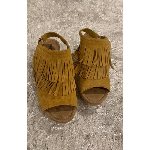MINNETONKA Ashley Sandal, sz 9 - Picture 6 of 9